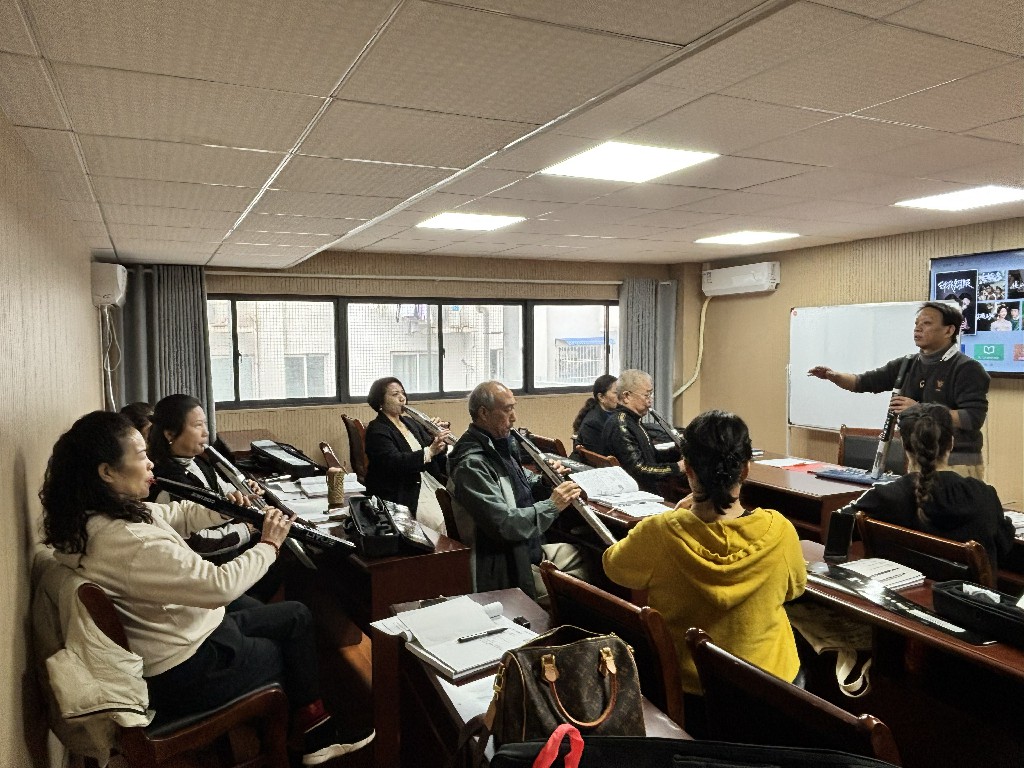 白河县老年大学电吹管班开班了！