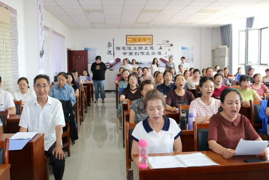 学期收官亮答卷 老年教育绽芳华